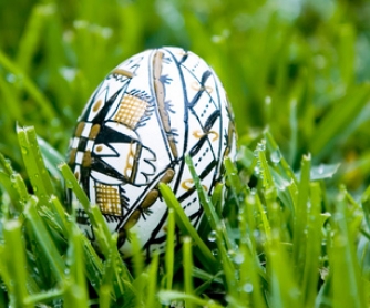 Hop Into These Egg-cellent ESL Easter Crafts!
